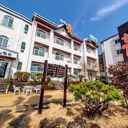 Jeju Hue Pension Согвипхо Экстерьер фото